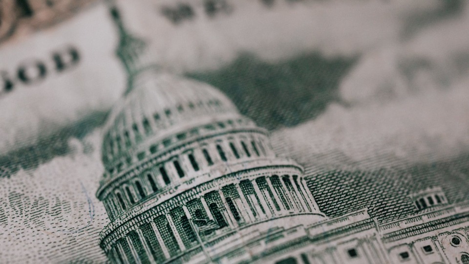 Dolara tahvil çelmesi