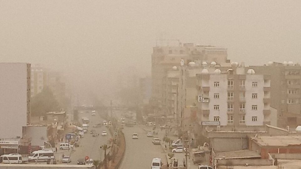 Şırnak'ı kum fırtınası vurdu!