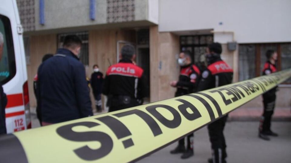 Her satırı dehşet! Önce bıçaklamışlar, ardından kravatla boğmuşlar!