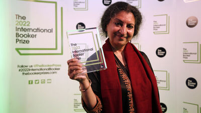Booker Ödülü'nü kazanan ilk Hint yazar oldu!