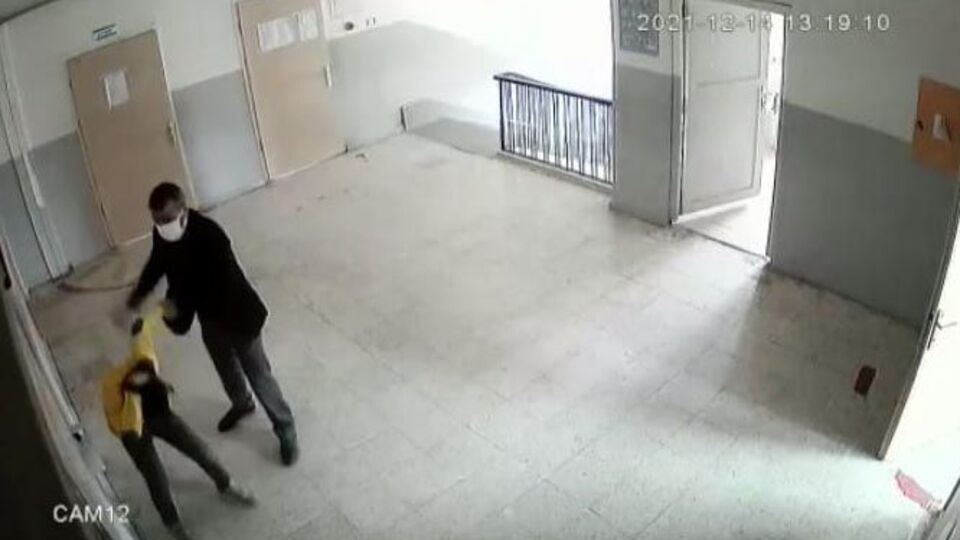 Dayakçı öğretmen tekrar sahnede! Koruma kararı alındı