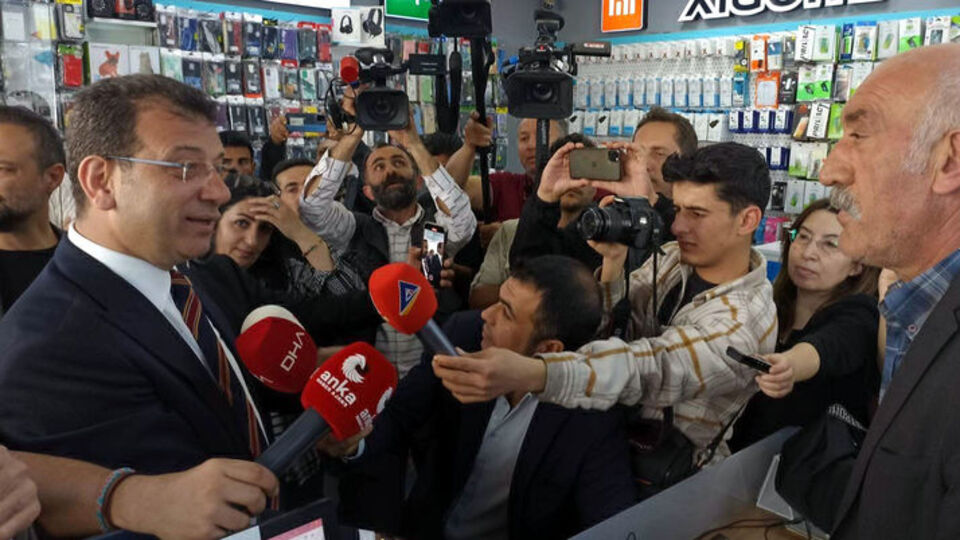 İBB Başkanı İmamoğlu Van'da esnafla buluştu