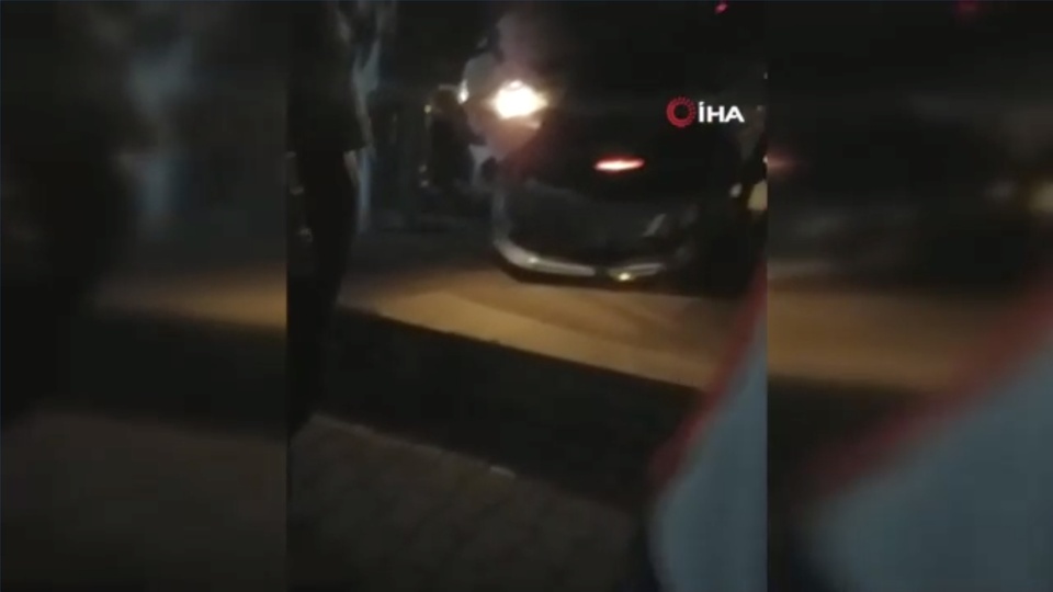 Makas attı bacaklarını kaybetti!