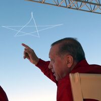 Solo Türk ekibinin gösterisini izlediler