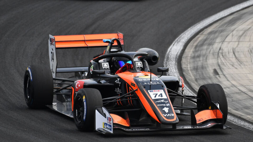 Cem Bölükbaşı, F2 sprint yarışında 12.