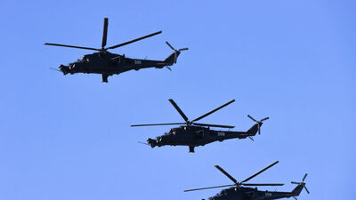 Atak helikopterleri Bakü semalarında