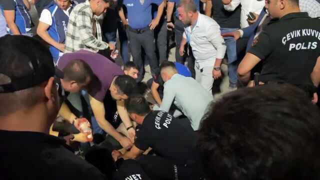 Cengiz Kurtoğlu konserinde silahlı kavga