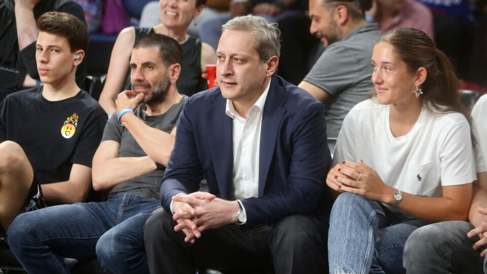 Elmas, Sinan Erdem'i terk etti