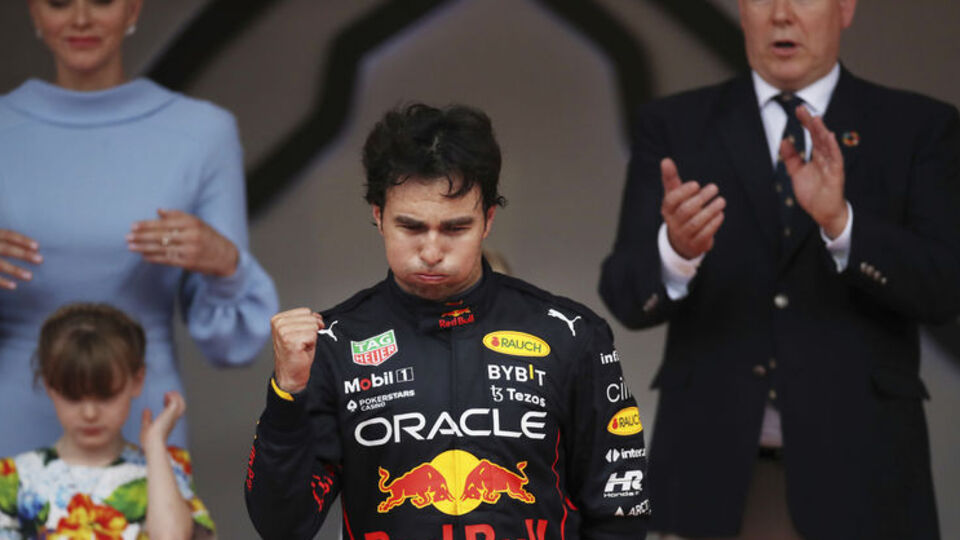 Monako'yu Perez kazandı!