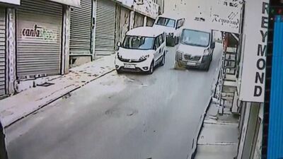 Vicdansız! Köpeği ezip yoluna devam etti