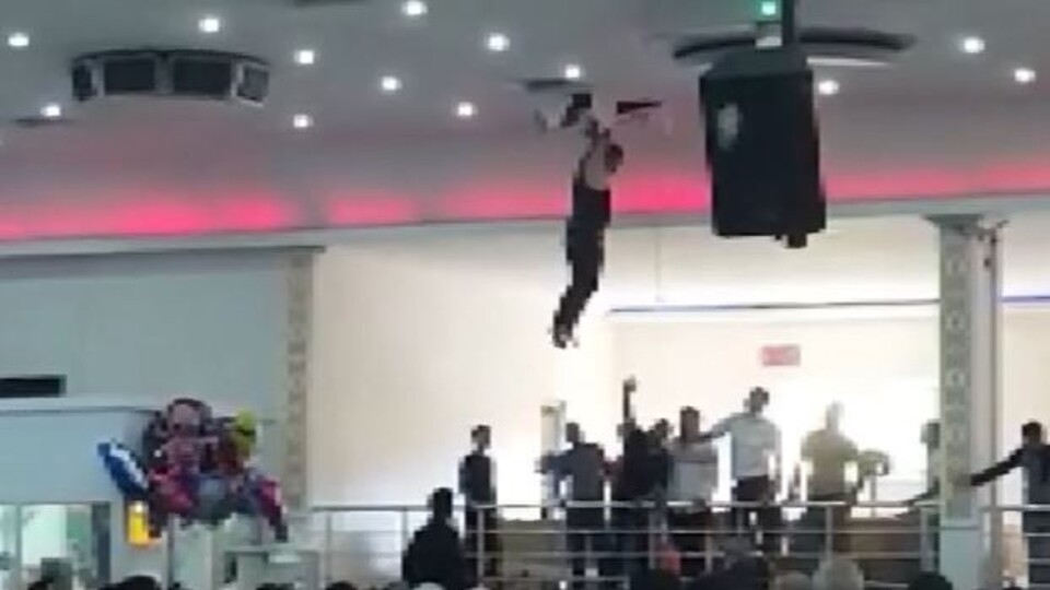 İnanılmaz olay! Havalandırma boşluğundan düğün salonuna düştü