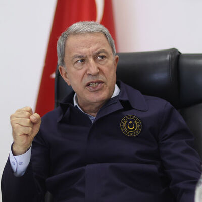 Bakan Akar: TSK her türlü göreve hazır