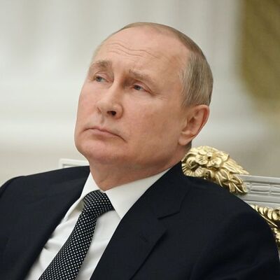 Kremlin'de büyük istifa: Yeltsin'in damadı istifa etti