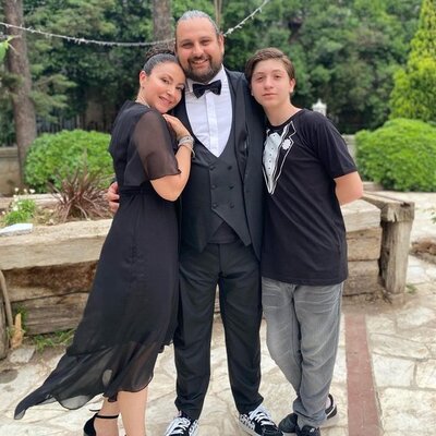 Ünlü oyuncu oğlunu evlendirdi