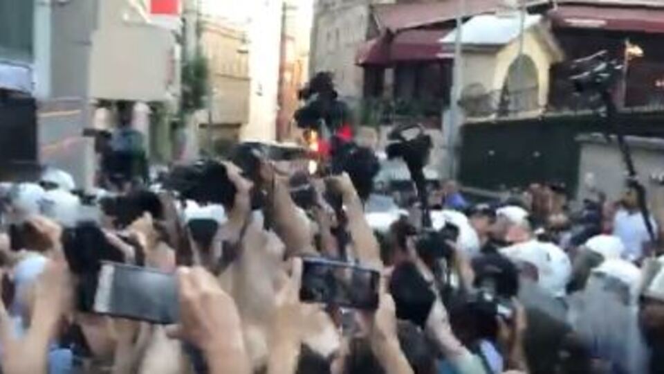 Taksim'de gösteriye polis müdahalesi