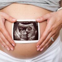 İlk ay hamilelik belirtileri