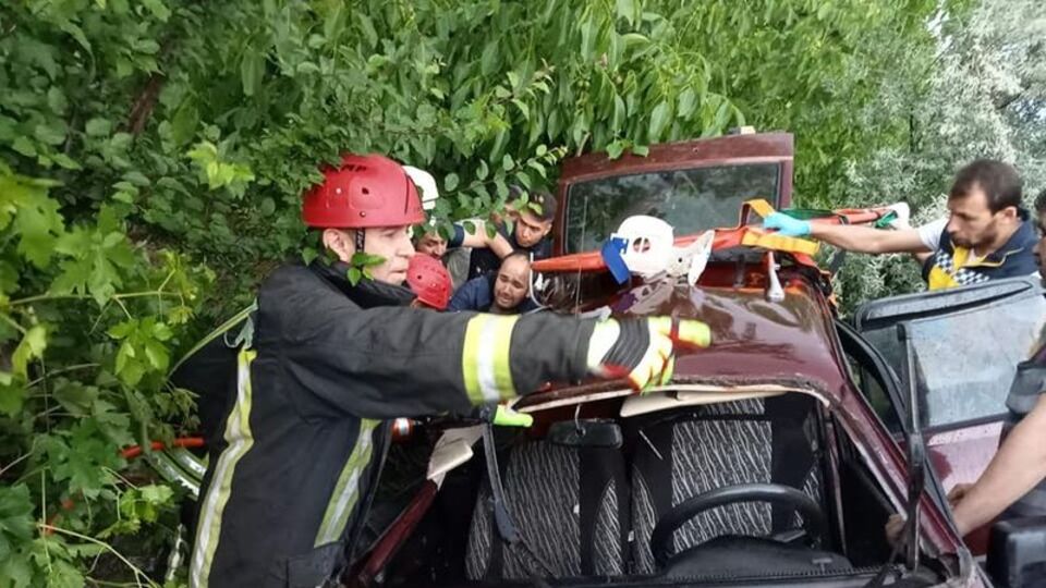 Kafa kafaya çarpıştılar! 2 ölü, 3 yaralı