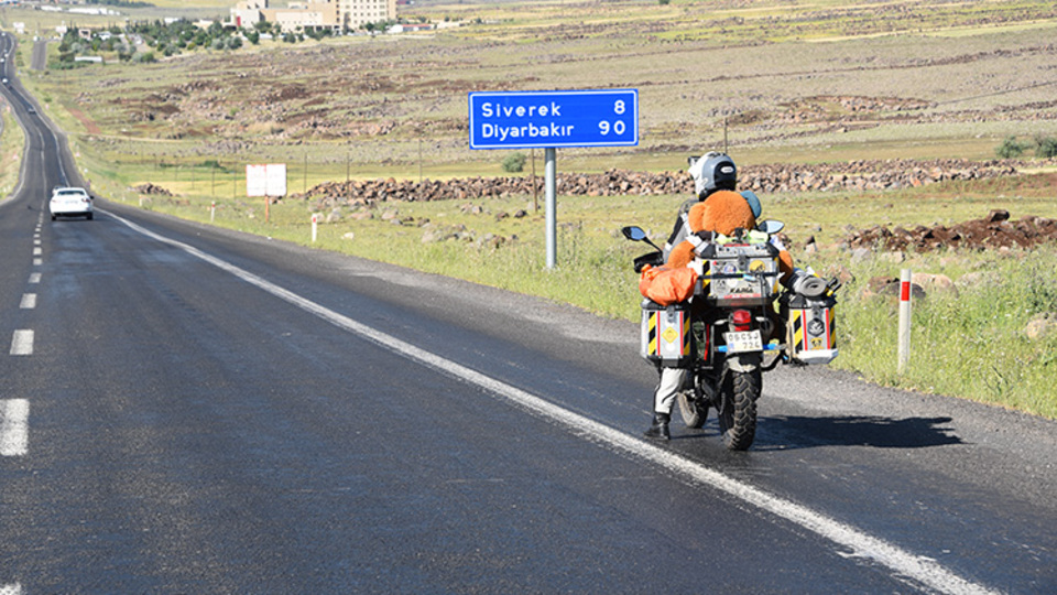Farkındalık için pelüş ayısıyla 37 şehri motosikletiyle dolaştı