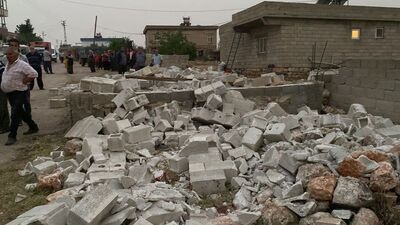 Şiddetli fırtınanın ardından bina çöktü