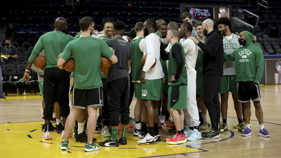 İlk maçı Boston Celtics kazandı