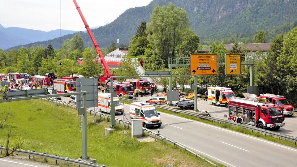 Almanya'da tren kazası: Ölü ve yaralılar var