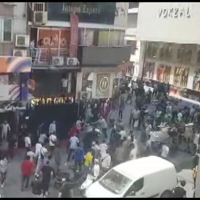 O anlar kamerada! Laleli'de feci kavga!