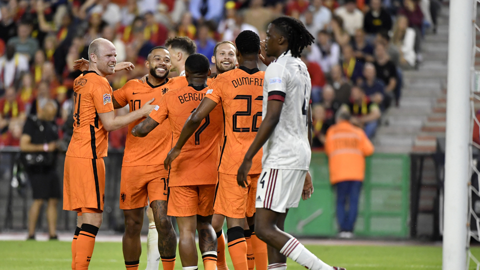 Hollanda, Belçika'yı dağıttı