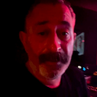 "Yeni filmin müziklerini de ben yapacağım!"