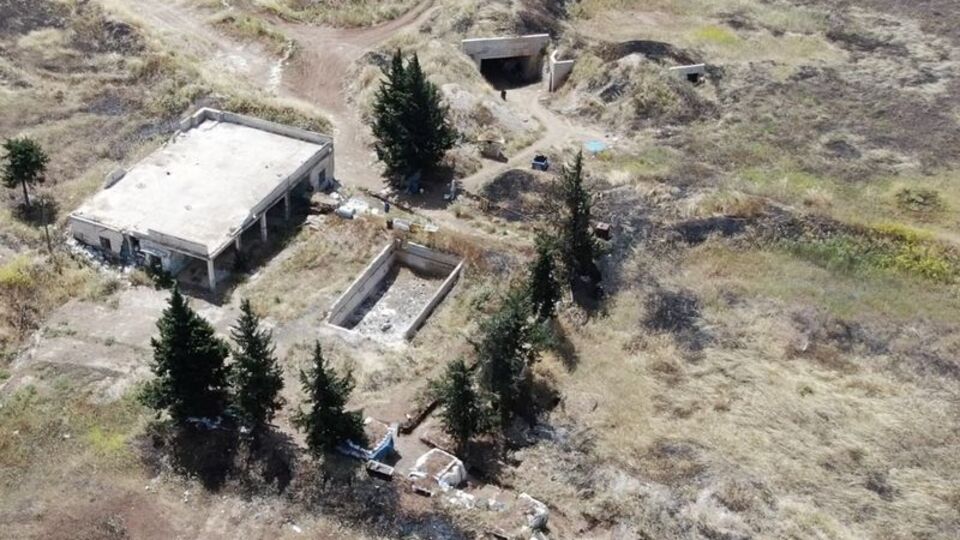 Terör örgütü PKK/YPG tünel açıp silah saklıyor