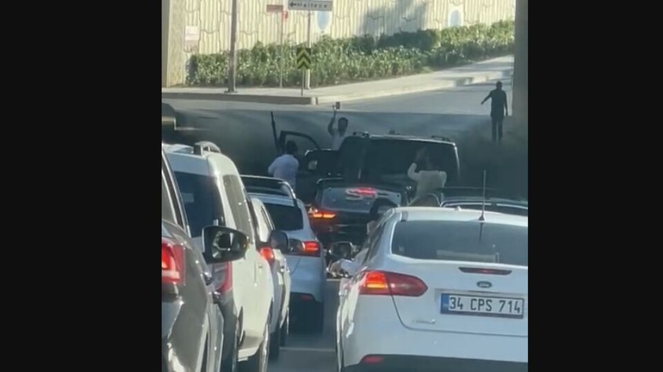 Cadde ortasında pompalı tüfekle havaya ateş açan zanlı yakalandı