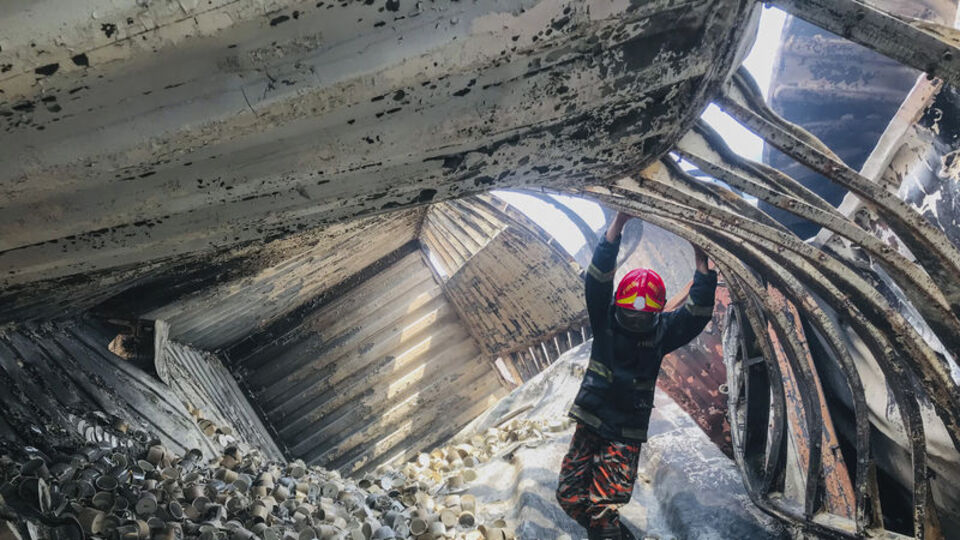 Bangladeş'te 41 kişinin öldüğü yangın 4 gün sonra söndürüldü!