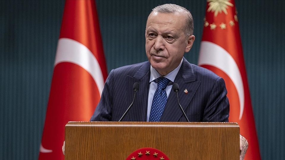 Cumhurbaşkanı Erdoğan iki şairi andı