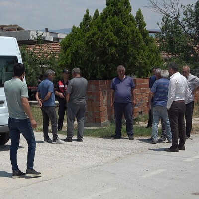 18 yaşındaki karısına kurşun yağdırdı!