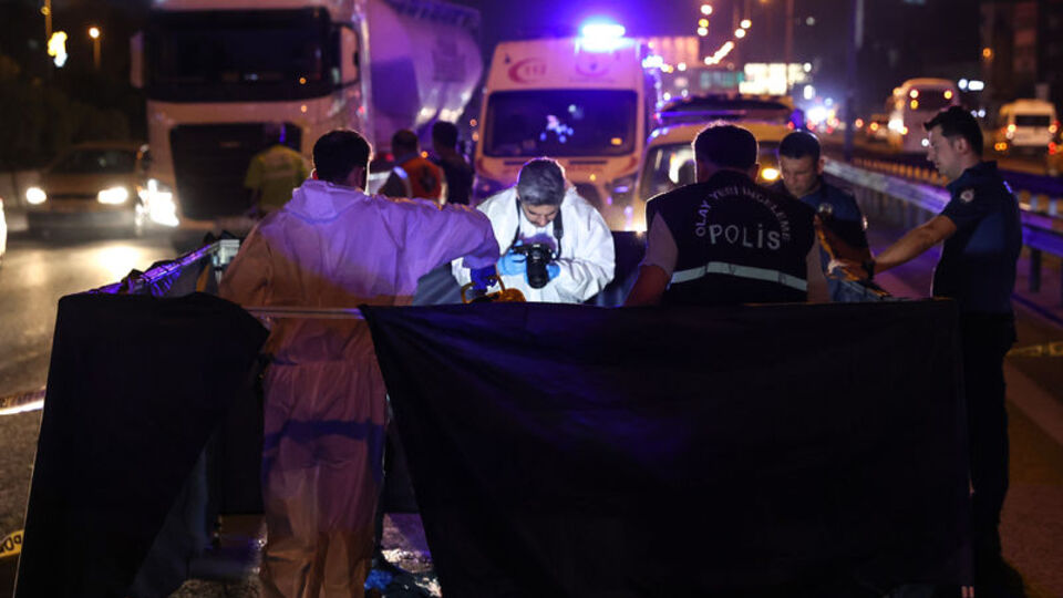 Bağcılar'da feci kaza: Otomobilin çarptığı yaya öldü