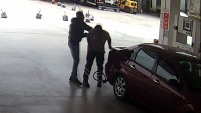 Akaryakıt istasyonuna gitti! Oyuncak tabancayla soygun!