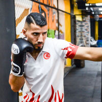 Bulaşıkçılıktan kick boks şampiyonluğuna