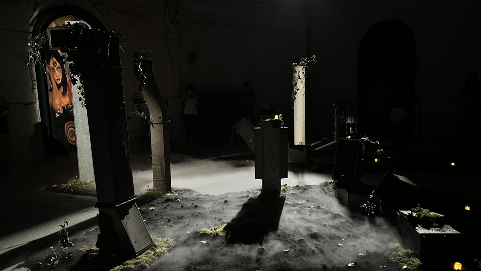 Kuramsal sorgulamalar sergisi