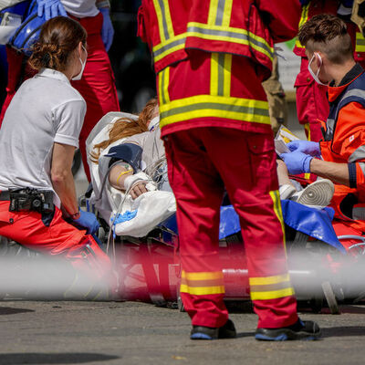 Berlin'de araç kalabalığın arasına daldı: Ölü ve yaralılar var