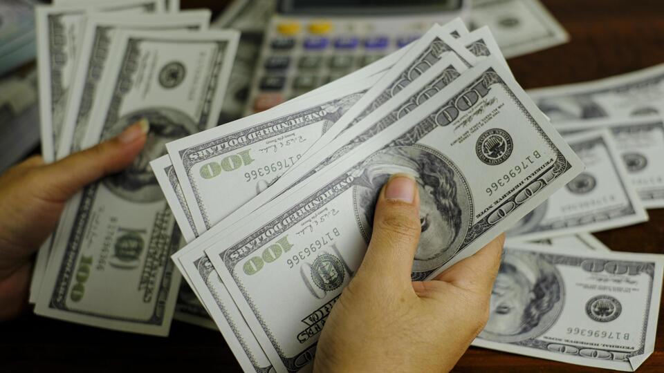 Dolar 17 TL'yi geçti