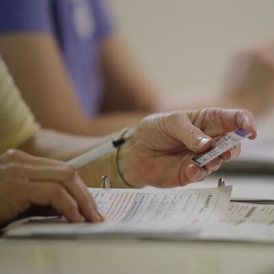 100 yaşında ehliyetini yeniledi