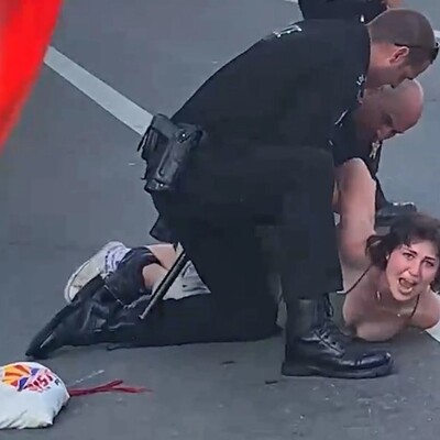 Biden’ı protesto eden kişiye sert müdahale