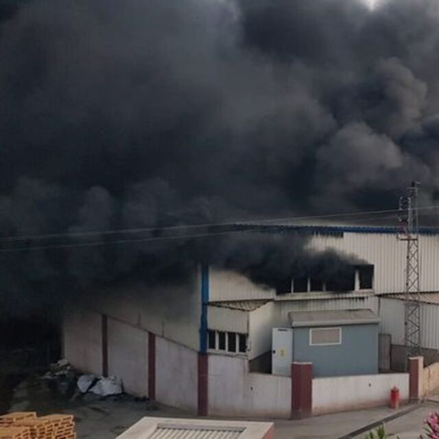 Hatay'da antrepo yangını! Kontrol altına alındı