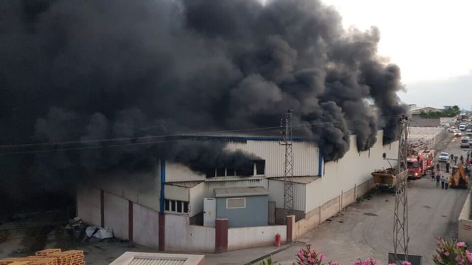 Hatay'da antrepo yangını! Kontrol altına alındı