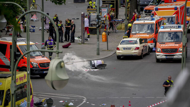 Berlin'de araç kalabalığın arasına dalmıştı: "Çılgına dönmüş"