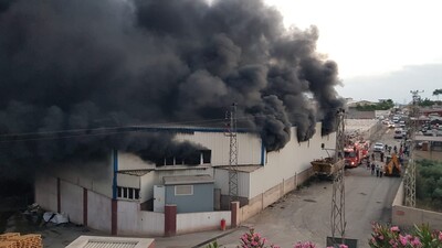 Antrepo yangını iki gün sonra kontrol altında!