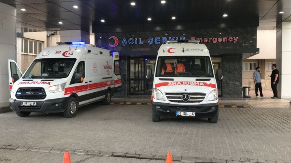 Mezarlığa çiçek ekme kavgasında kuzenler çatıştı