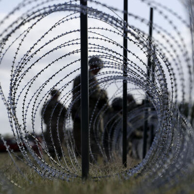 Finlandiya'dan Rusya'ya karşı tel örgülü önlem