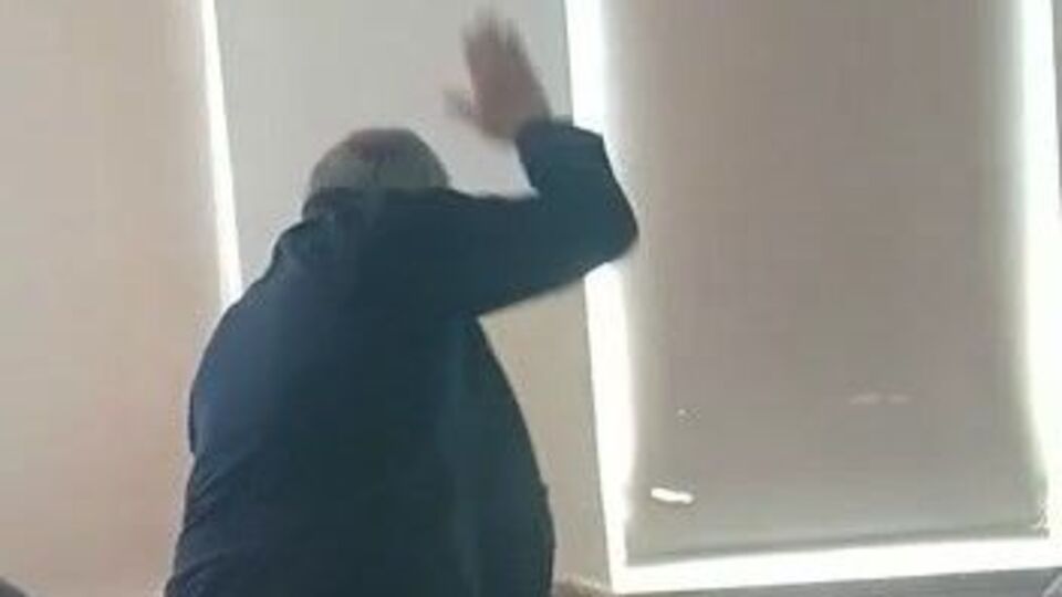 O anlar kamerada! Öğretmen şiddeti!