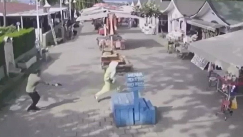 Sokakta kâbus! Boşanma aşamasındaki eşine ateş açtı