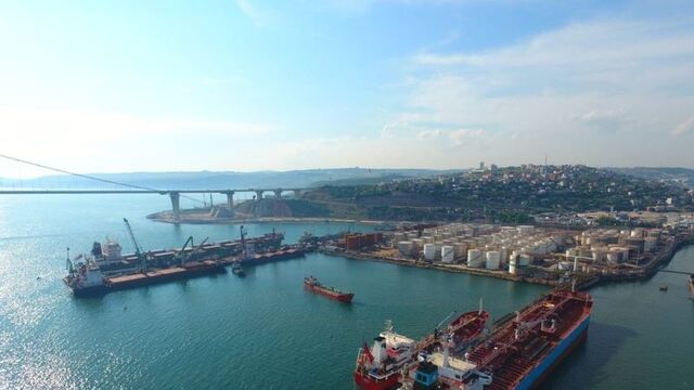 Limanlarda elleçlenen yük arttı
